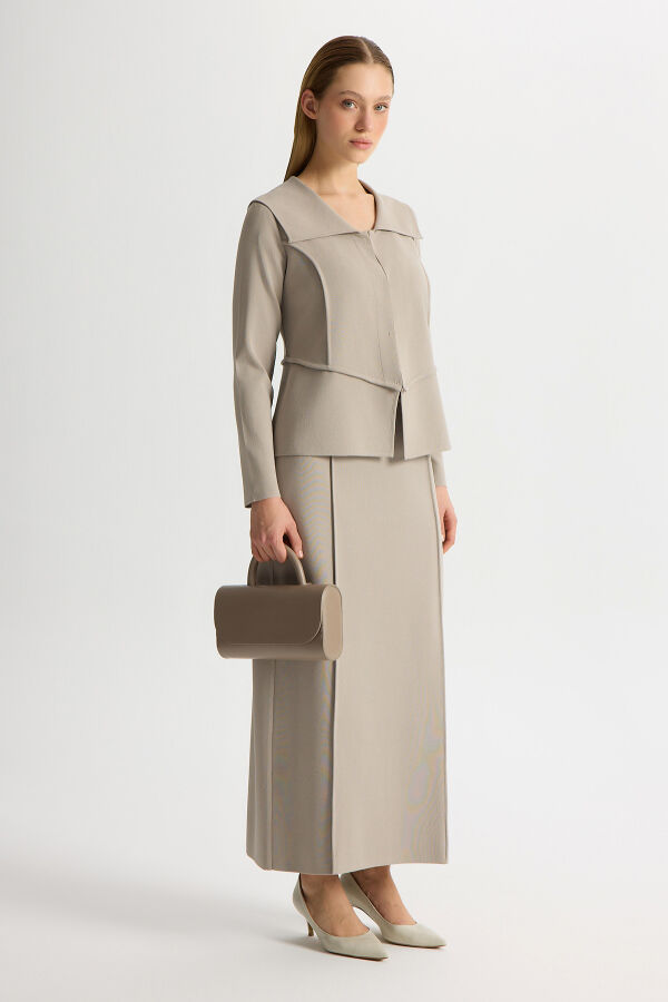 Stylish Knitwear Jacket with Collar Detail - 5