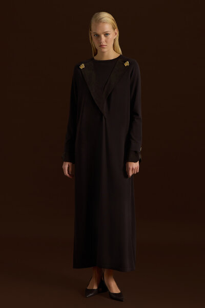 Knit Dress with Collar and Wrist Details 