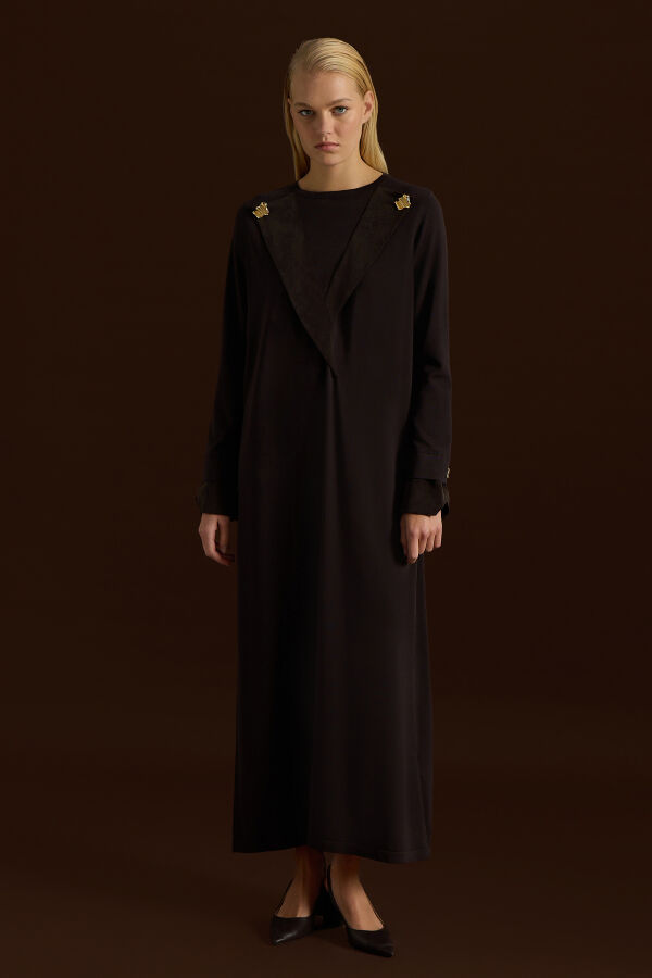 Knit Dress with Collar and Wrist Details - 1