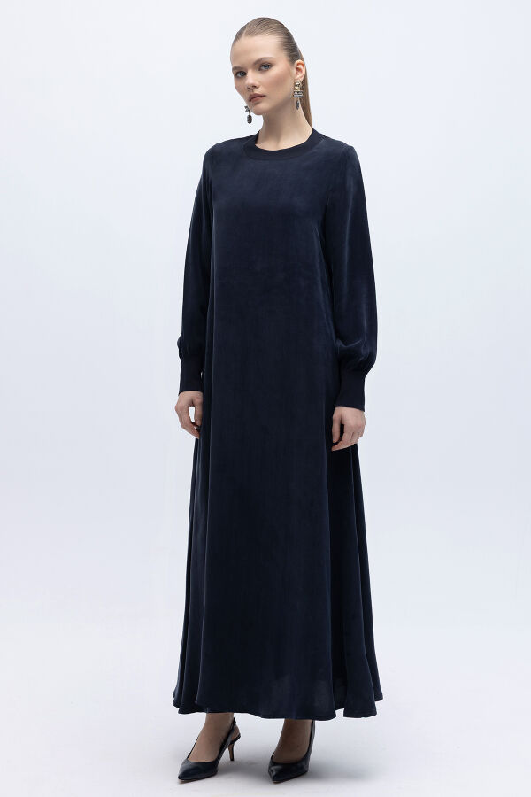 Yuvarlak Yaka Cupro Uzun Elbise Lacivert - 1