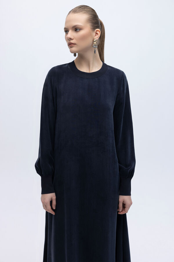 Yuvarlak Yaka Cupro Uzun Elbise Lacivert - 3